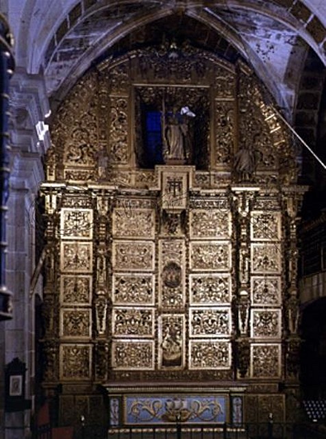Altar Reliquias San Telmo Catedral Tuy Cerrado II