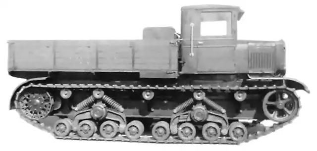 800px-Voroshilovets_artillery_tractor