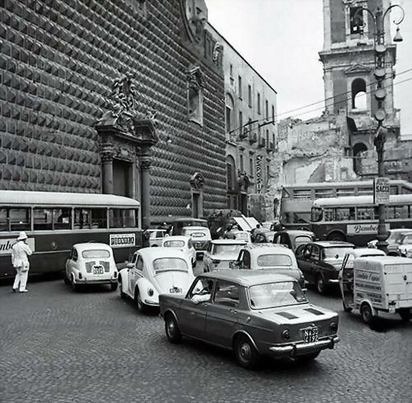 Neapel - Piazza del Ges? Nuovo