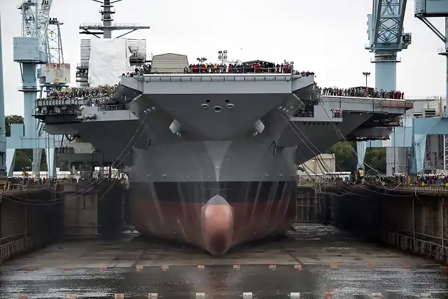 USS_Gerald_R._Ford_CVN-78_in_dry_dock_front_view_2013-1024x683