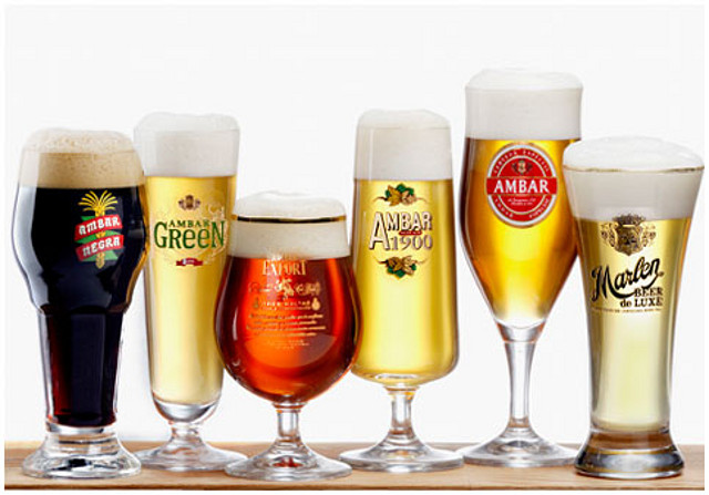 Copas con distintas clases de cerveza AMBAR Copas con distintas clases de cerveza AMBAR