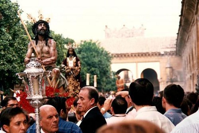 1994_Exposicion_Semana_Santa_en_la_Mezquita_con_el_rescatado_y_el_prendimiento