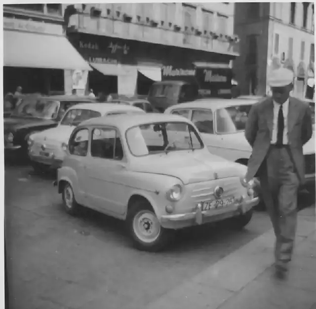 Firenze piazza Dome mat. Zenica Yugo.