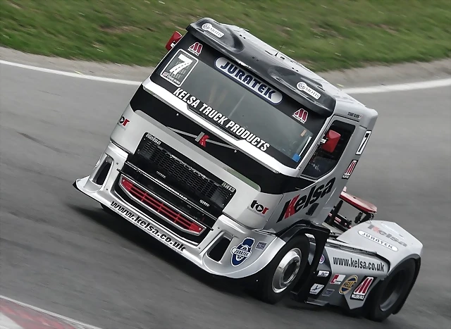 Volvo - 02 Volvo - 02