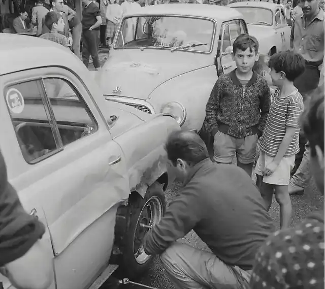 Renault Dauphine - TdF'59 - reparaci