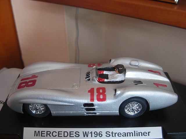 01 MERCEDES BENZ W196 STREAMLINER