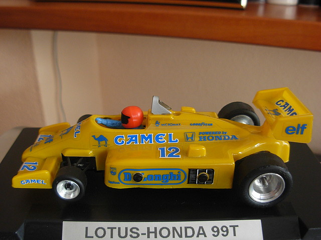 29 LOTUS-HONDA 99T