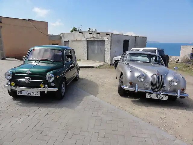 Seat 600 Vs Jaguar Ceuta