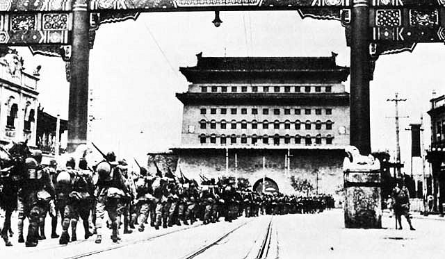 japanese-troops-entrando en la Ciudad prohibida en 1937