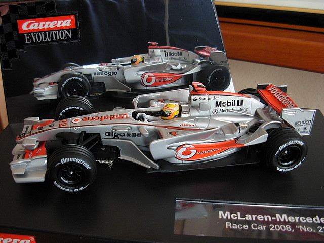 32 McLAREN MP4-23