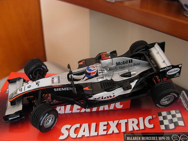 24 McLAREN MP4-20