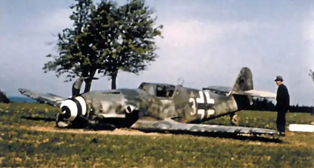 Messerschmitt-Bf-109G10-Erla-3.JG52-Yellow-3-Germany-1945-01