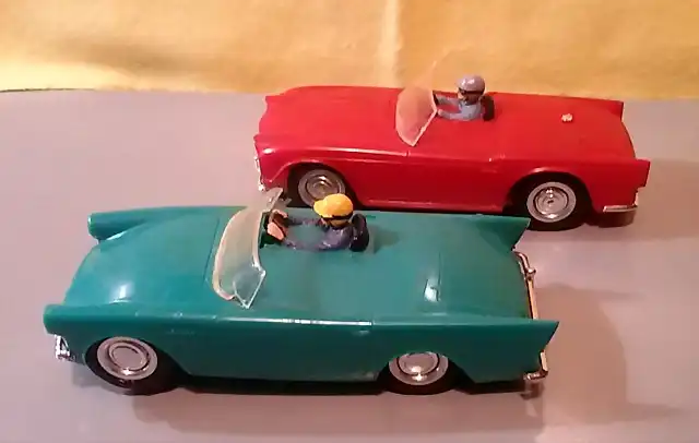 Revell Sumbean & Triumph (1)