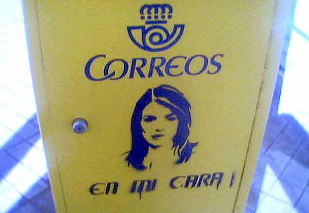 buzon de correos con la cara de Letizia