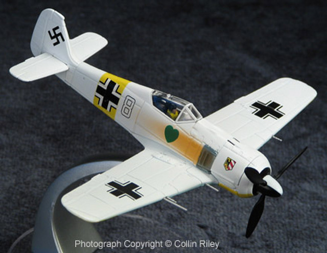 FW-190A-4_White_8_Lt_Nowotny_AA34301_R_250