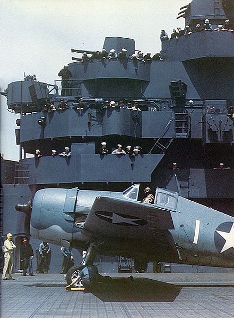 USS_Yorktown_1943