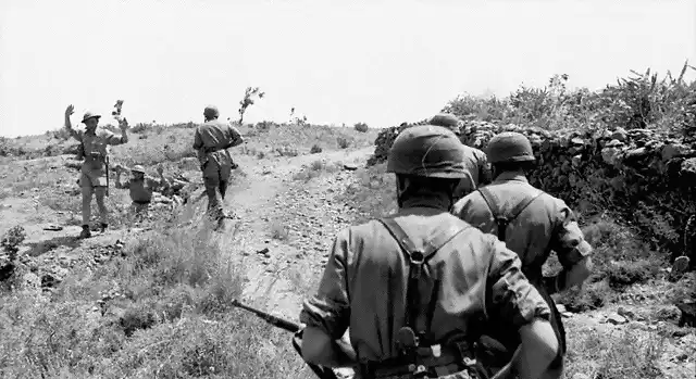 Bundesarchiv_Bild_101I-166-0509-13_Kreta_Gefangennahme_britischer_Soldaten