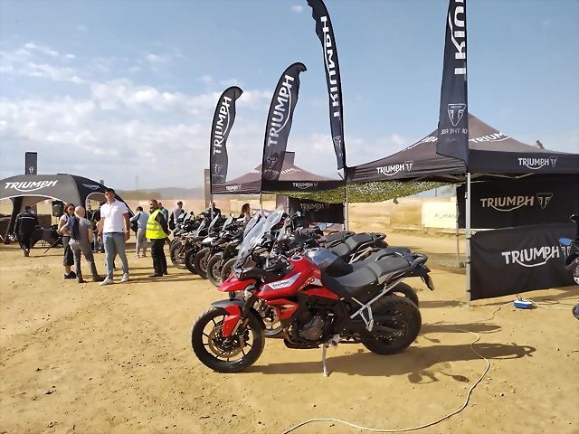 TRIUMPH TRIUMPH