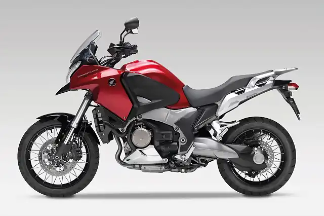 2012-Honda-Crosstourer-Red-View