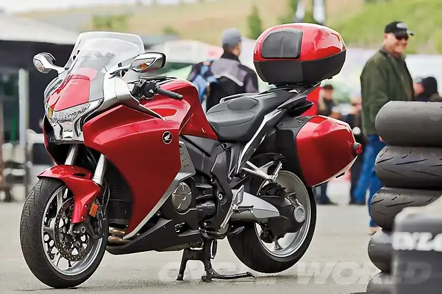 honda-vfr1200f-dct-1024x682