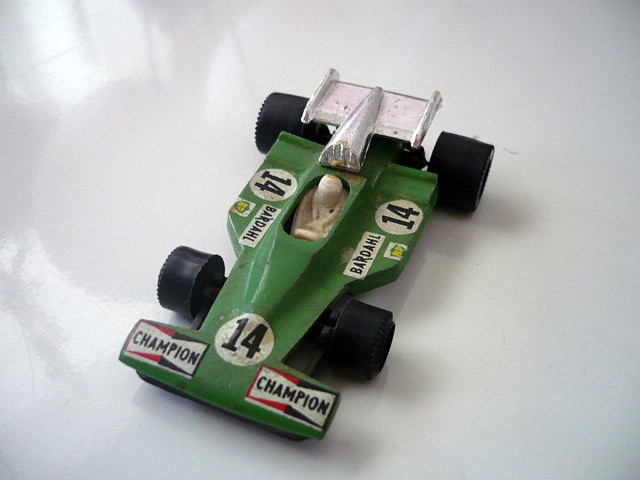 F1 Ford Coyote n? 14 verde ruedas A