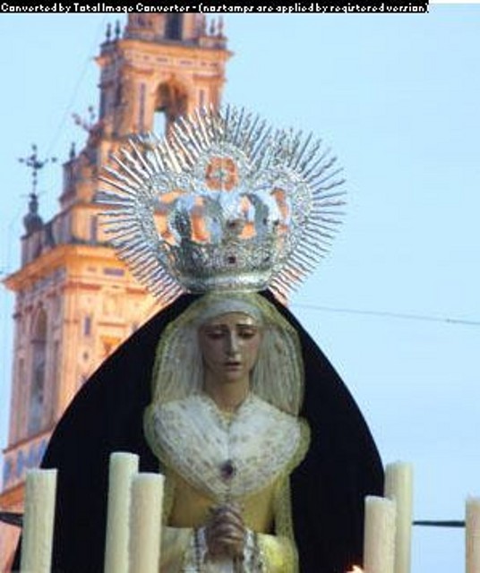 lavirgenconlaiglesiadetras[1]