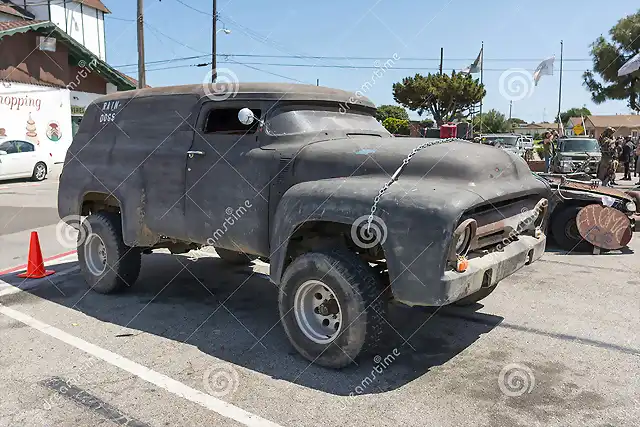 vintage-delivery-van-post-apocalyptic-survival-vehicle-torrance-usa-may-st-annual-wasteland-world-car-show-71949640