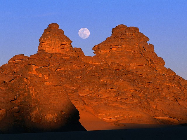 Full Moon Rising Over the Acacus Mountains, Awbari, Libya Full Moon Rising Over the Acacus Mountains, Awbari, Libya