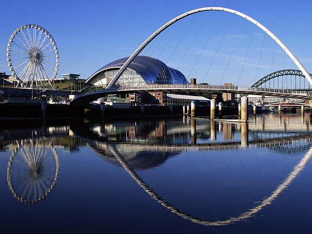 Gateshead Millennium Bridge, England Gateshead Millennium Bridge, England