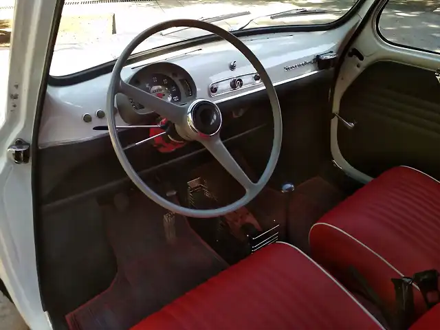 Seat 600 interior 2