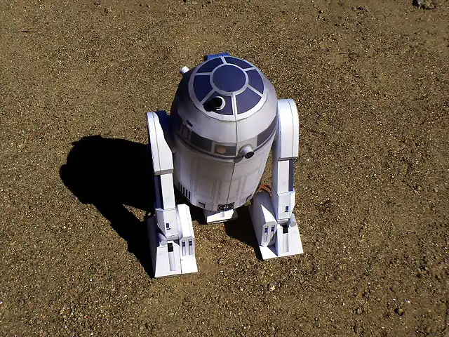 R2D2 19