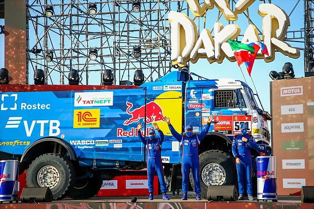 km-crew501truckpodiumdaylight_1800x1800 km-crew501truckpodiumdaylight_1800x1800