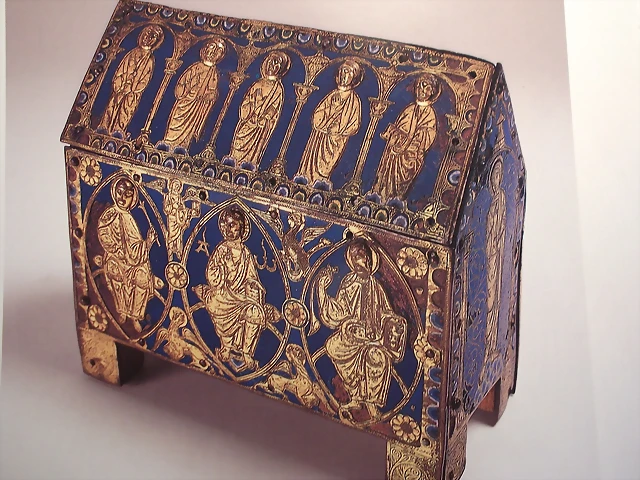 caja de esmaltes, finales del XII, Limoges. De la abadia de Silos, en el museo de Burgos. caja de esmaltes, finales del XII, Limoges. De la abadia de Silos, en el museo de Burgos.