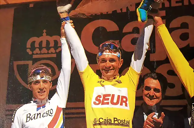 Perico-Vuelta1990-Podio-Giovanetti