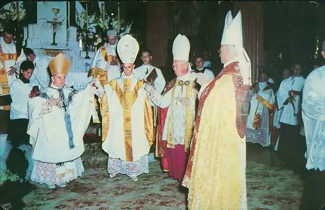 Ordenaci?n episcopal de Monse?or Rub?n Odio Herrera, el 12 de dicembre de 1952, por el Nuncio de la ?poca, Monse?or Paul Bernier, en la catedral Metropolitana de San Jos?.