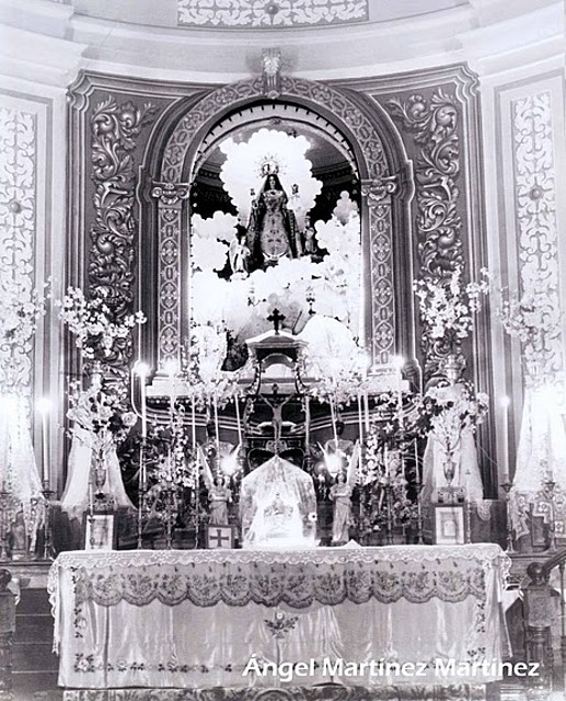 retablo antiguo de la iglesia copia