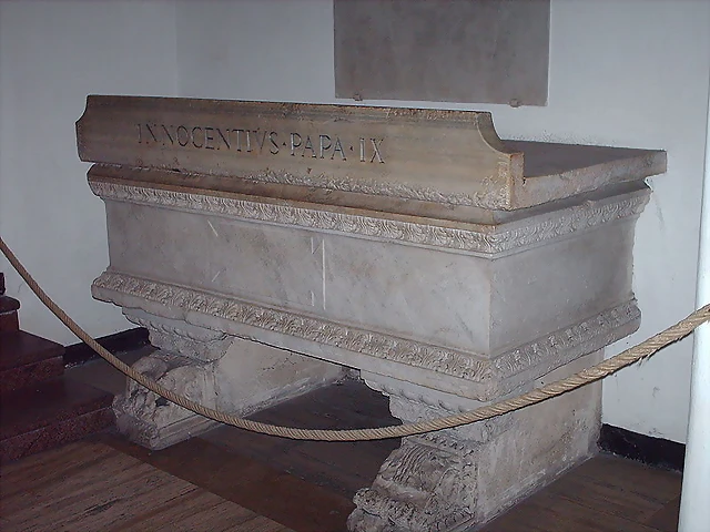 800px-Tomb_of_pope_Innocent_IX 800px-Tomb_of_pope_Innocent_IX