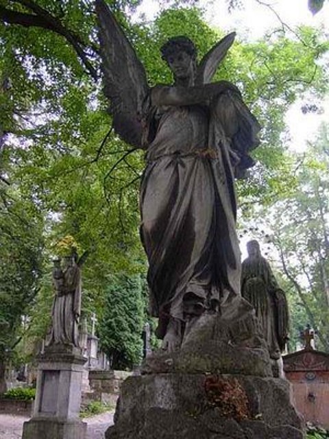 el-cementerio-de-lychakivskiy-_11