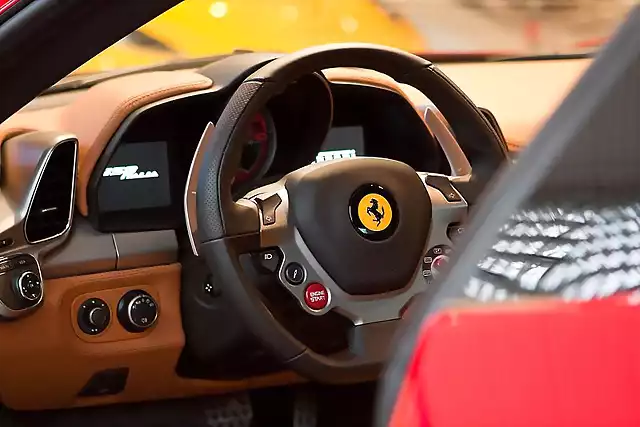 interior 1 Ferrari 458 Italia