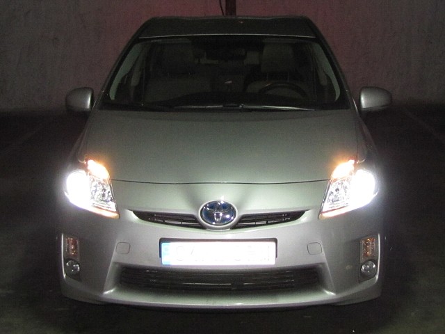 PRIUS DUAL XENON