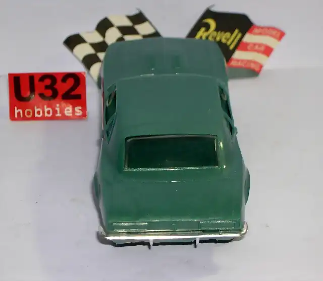 REVELL R3811 CHEVROLET CAMARO SS350 1967 3