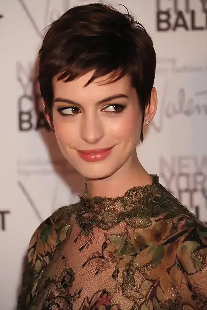 Anne_Hathaway