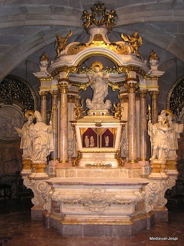 Manresa Templete del altar cripta