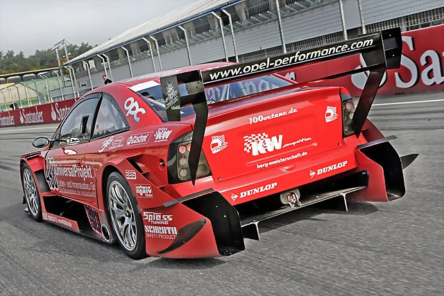 AUTO-BILD-MOTORSPORT-Tracktest-Opel-Astra-DTM-729x486-05515e153966001d