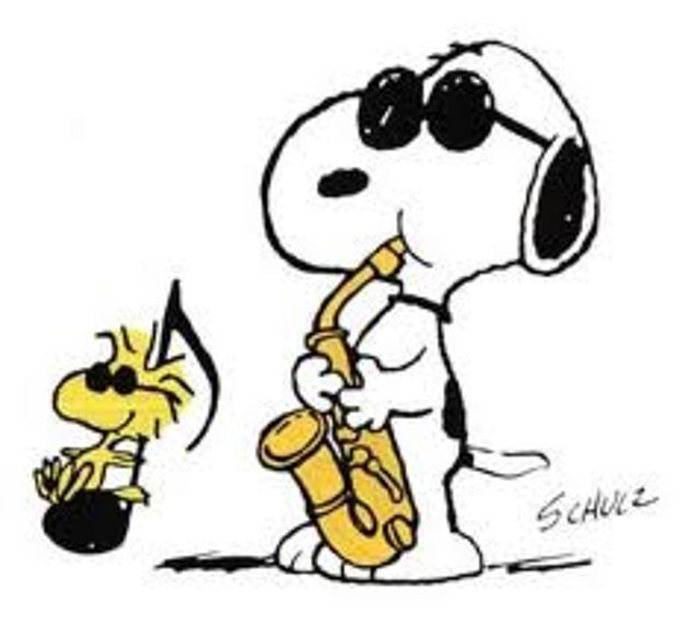 Snoopy playing Tuba