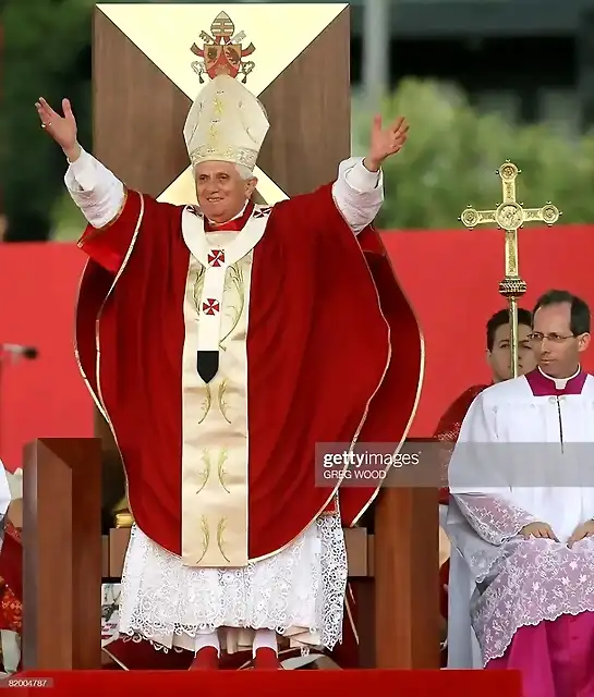 Casulla dalmatica papal,palio papal Benedicto XVI