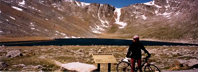 Summit Lake, pujant Mt Evans Nuria