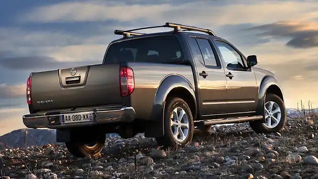 nissan_navara_2015__3