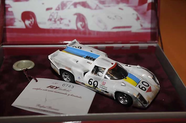 CAJA LOLA T-70 SUCIO FLY CAJA LOLA T-70 SUCIO FLY