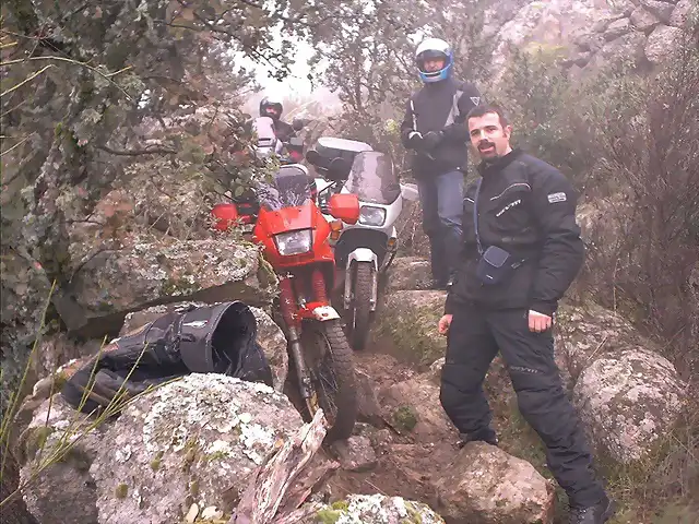 Jan28_13MotosEncayadasTrialeraPedrezuela